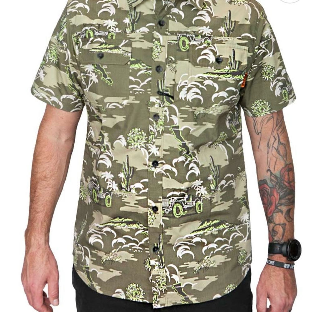 Off The Grid Lightning Bolt S/S Shirt size XL Jeep Wrangler print